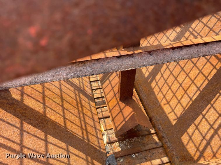 image for item DS8799 2006 International 4300  spreader truck