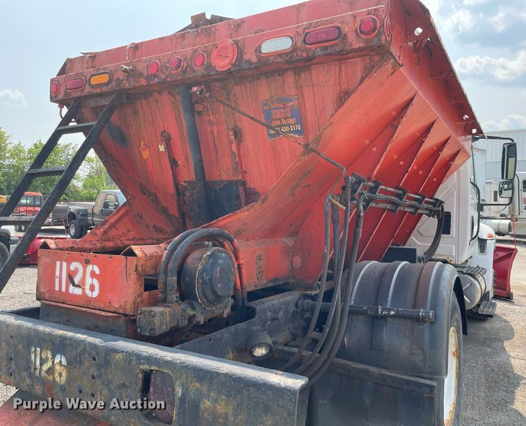 image for item DS8799 2006 International 4300  spreader truck