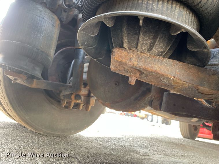 image for item DS8799 2006 International 4300  spreader truck