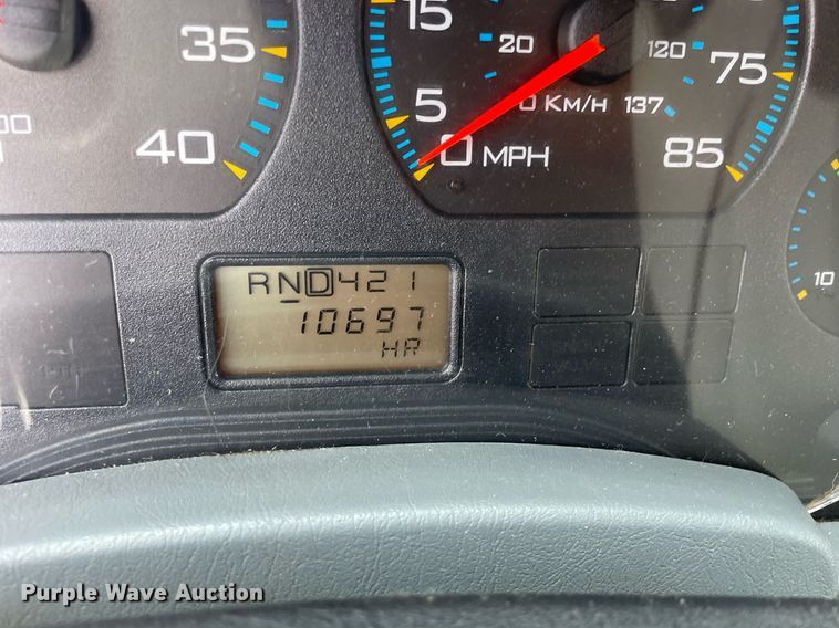 image for item DS8799 2006 International 4300  spreader truck