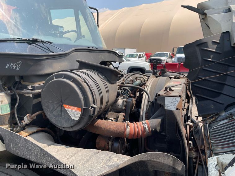 image for item DS8799 2006 International 4300  spreader truck