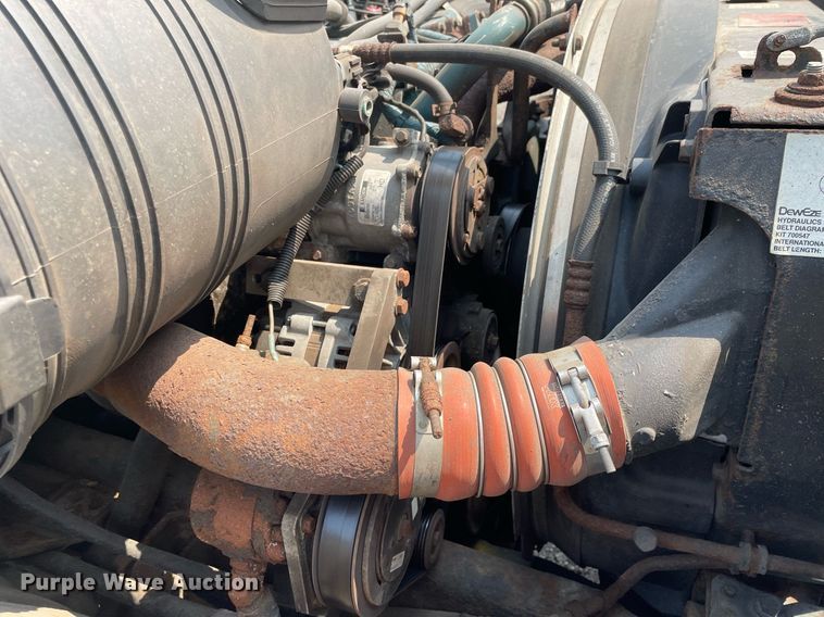 image for item DS8799 2006 International 4300  spreader truck