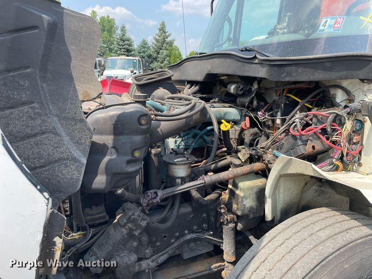 image for item DS8799 2006 International 4300  spreader truck