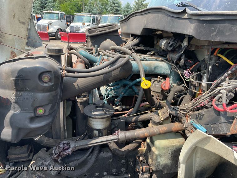 image for item DS8799 2006 International 4300  spreader truck