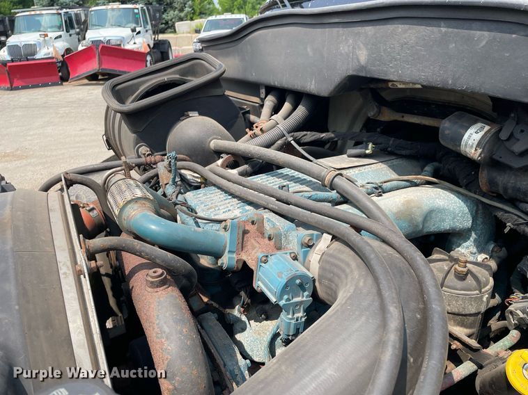 image for item DS8799 2006 International 4300  spreader truck