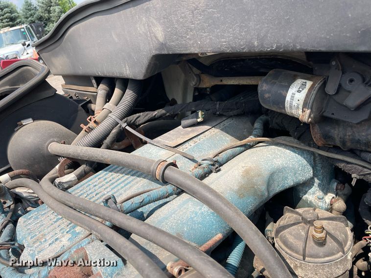 image for item DS8799 2006 International 4300  spreader truck