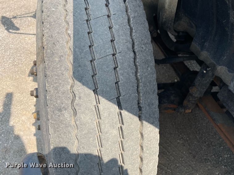 image for item DS8799 2006 International 4300  spreader truck