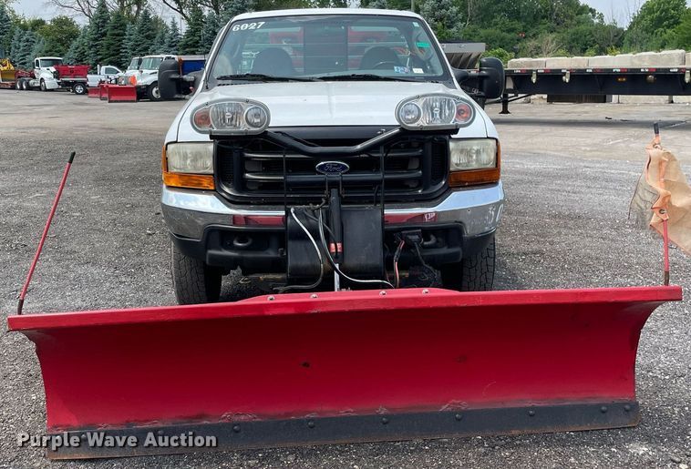 image for item DS8800 2004 Ford F250 Super Duty XLT  flatbed pickup truck