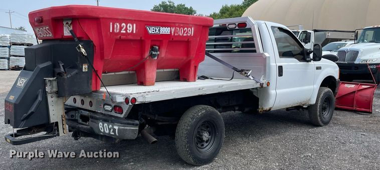 image for item DS8800 2004 Ford F250 Super Duty XLT  flatbed pickup truck