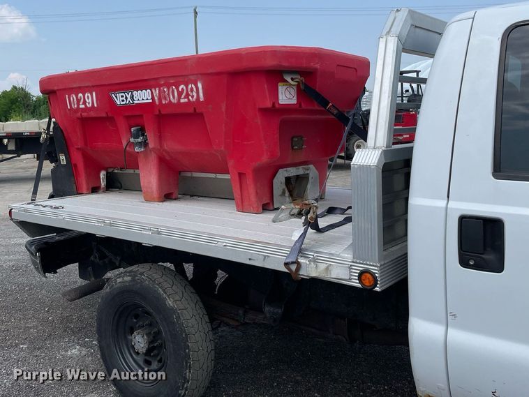 image for item DS8800 2004 Ford F250 Super Duty XLT  flatbed pickup truck