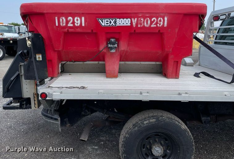 image for item DS8800 2004 Ford F250 Super Duty XLT  flatbed pickup truck