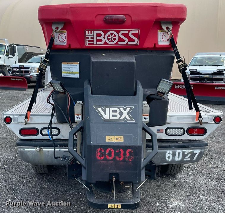 image for item DS8800 2004 Ford F250 Super Duty XLT  flatbed pickup truck