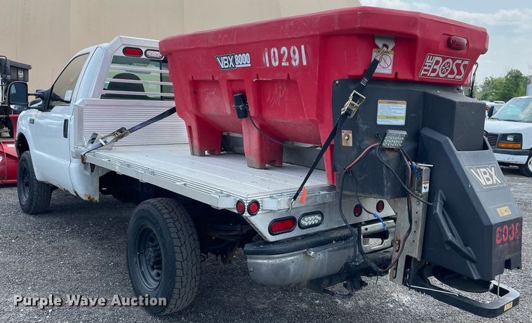 image for item DS8800 2004 Ford F250 Super Duty XLT  flatbed pickup truck