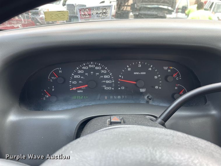 image for item DS8800 2004 Ford F250 Super Duty XLT  flatbed pickup truck