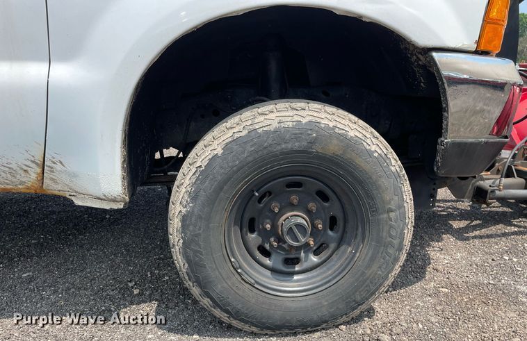 image for item DS8800 2004 Ford F250 Super Duty XLT  flatbed pickup truck