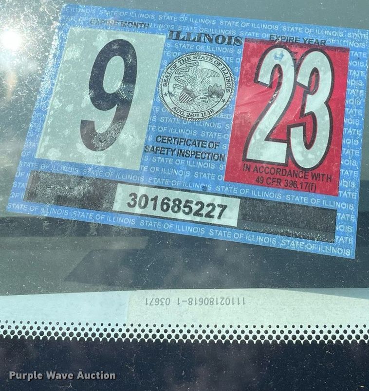 image for item DS8800 2004 Ford F250 Super Duty XLT  flatbed pickup truck