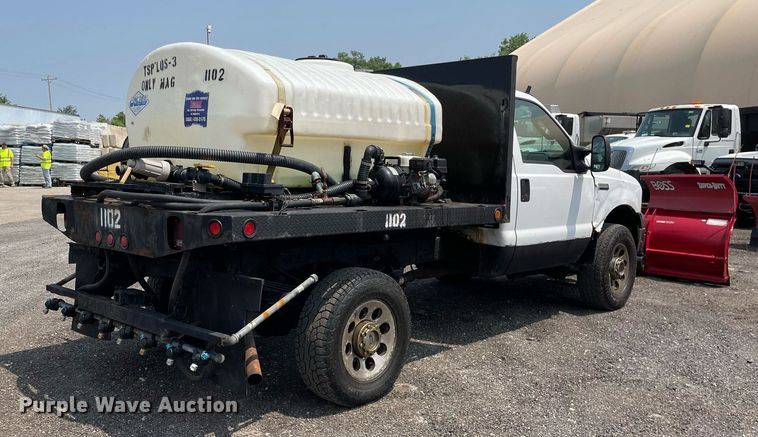 image for item DS8801 2005 Ford F350 Super Duty XL  flatbed pickup truck