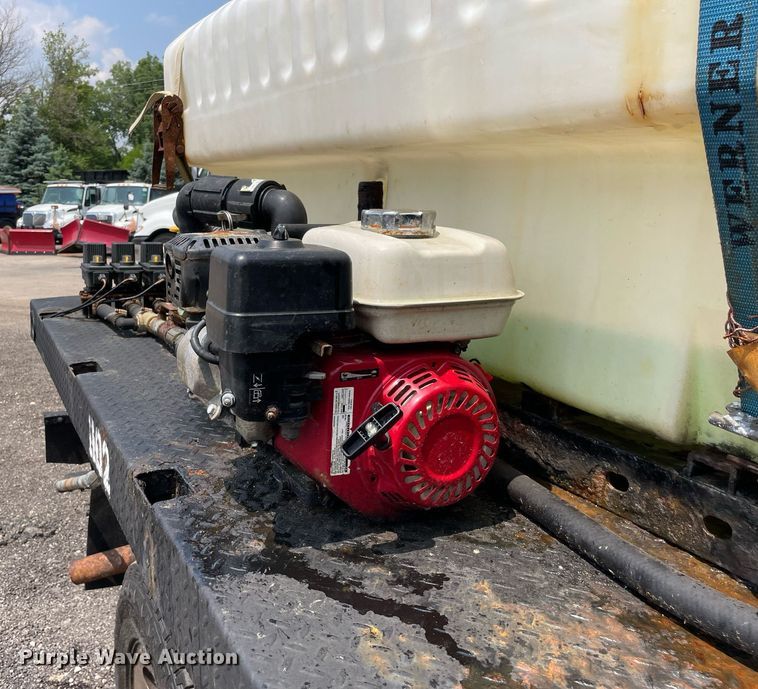 image for item DS8801 2005 Ford F350 Super Duty XL  flatbed pickup truck