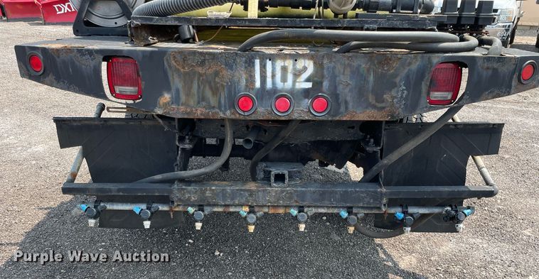 image for item DS8801 2005 Ford F350 Super Duty XL  flatbed pickup truck