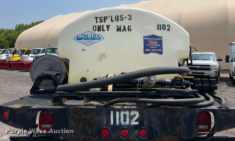 image for item DS8801 2005 Ford F350 Super Duty XL  flatbed pickup truck