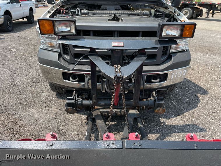 image for item DS8801 2005 Ford F350 Super Duty XL  flatbed pickup truck