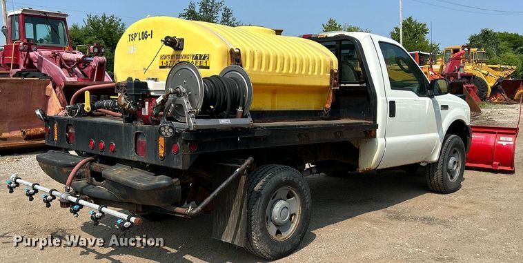 image for item DS8802 2006 Ford F350 Super Duty  flatbed pickup truck