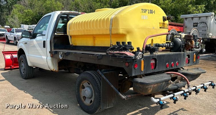 image for item DS8802 2006 Ford F350 Super Duty  flatbed pickup truck