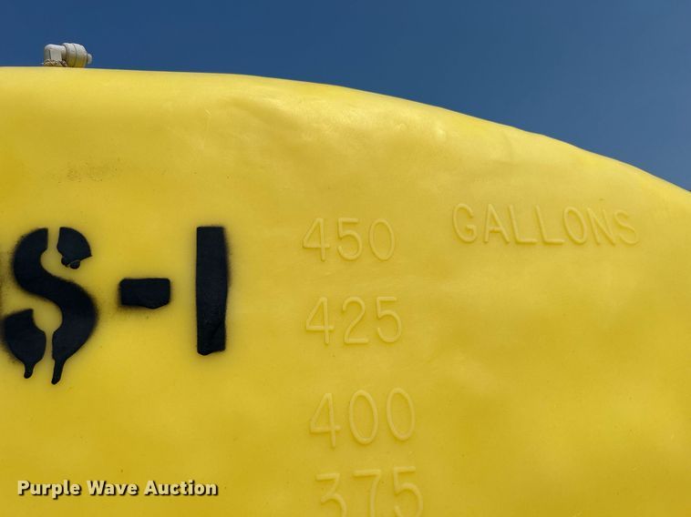 image for item DS8802 2006 Ford F350 Super Duty  flatbed pickup truck