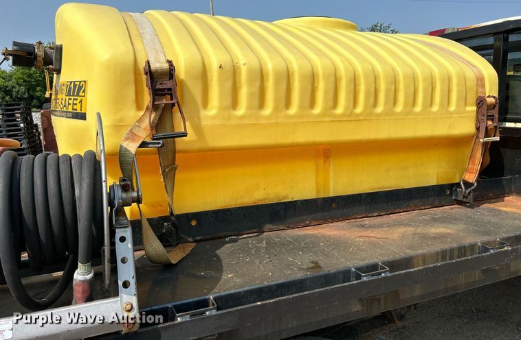 image for item DS8802 2006 Ford F350 Super Duty  flatbed pickup truck