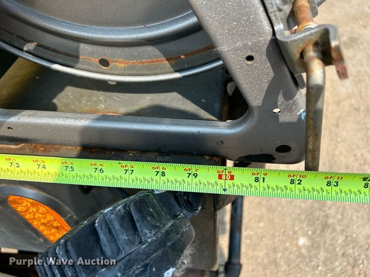 image for item DS8802 2006 Ford F350 Super Duty  flatbed pickup truck