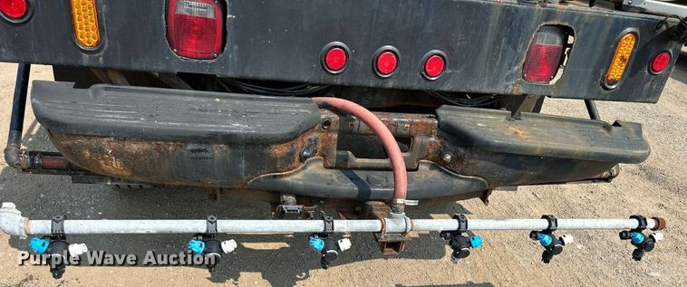 image for item DS8802 2006 Ford F350 Super Duty  flatbed pickup truck