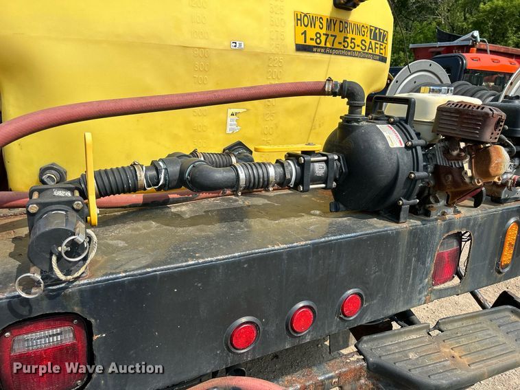 image for item DS8802 2006 Ford F350 Super Duty  flatbed pickup truck