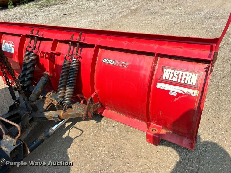 image for item DS8802 2006 Ford F350 Super Duty  flatbed pickup truck