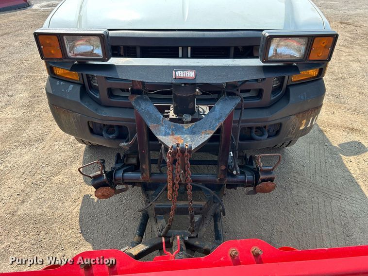 image for item DS8802 2006 Ford F350 Super Duty  flatbed pickup truck