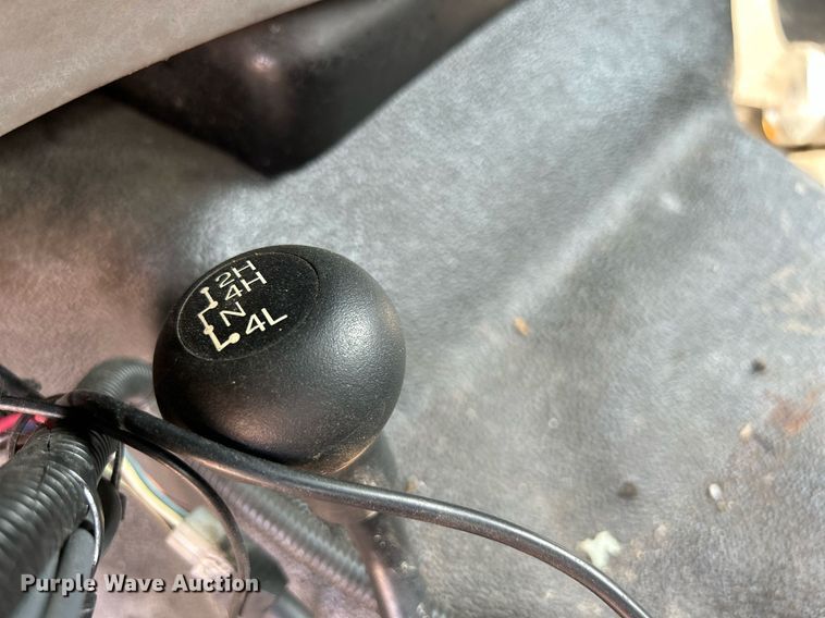 image for item DS8802 2006 Ford F350 Super Duty  flatbed pickup truck