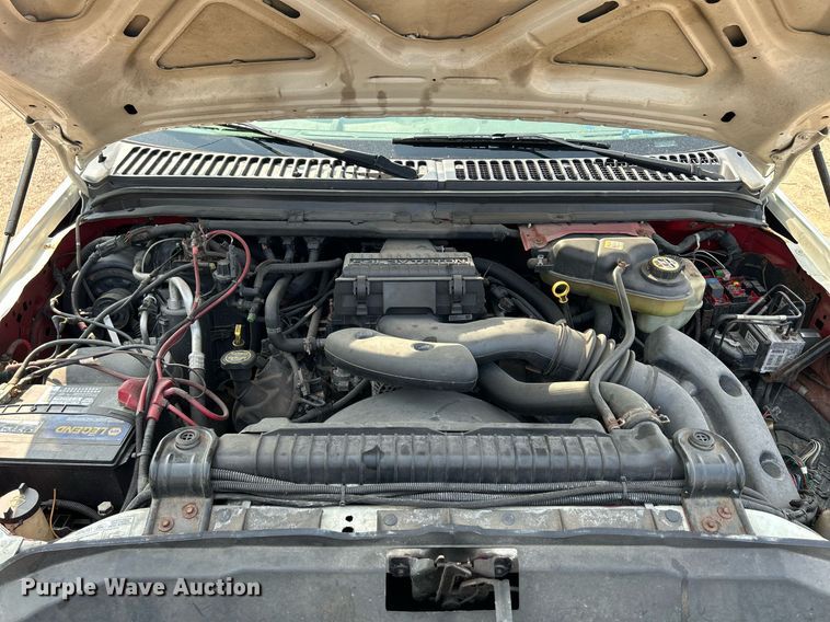 image for item DS8802 2006 Ford F350 Super Duty  flatbed pickup truck