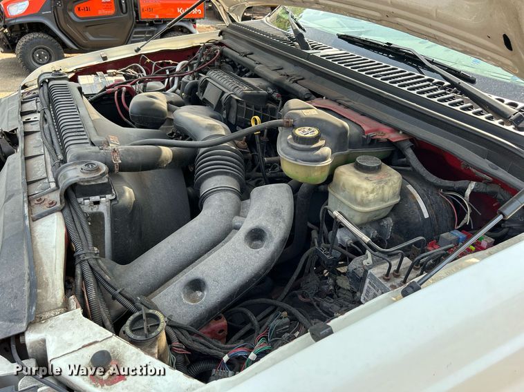 image for item DS8802 2006 Ford F350 Super Duty  flatbed pickup truck