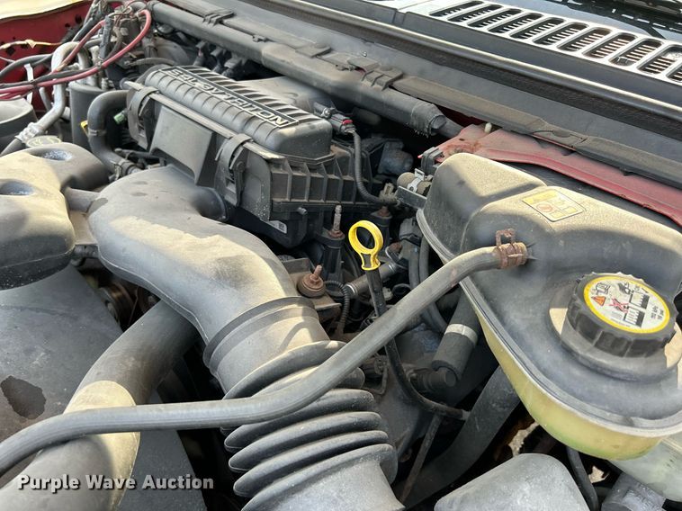 image for item DS8802 2006 Ford F350 Super Duty  flatbed pickup truck