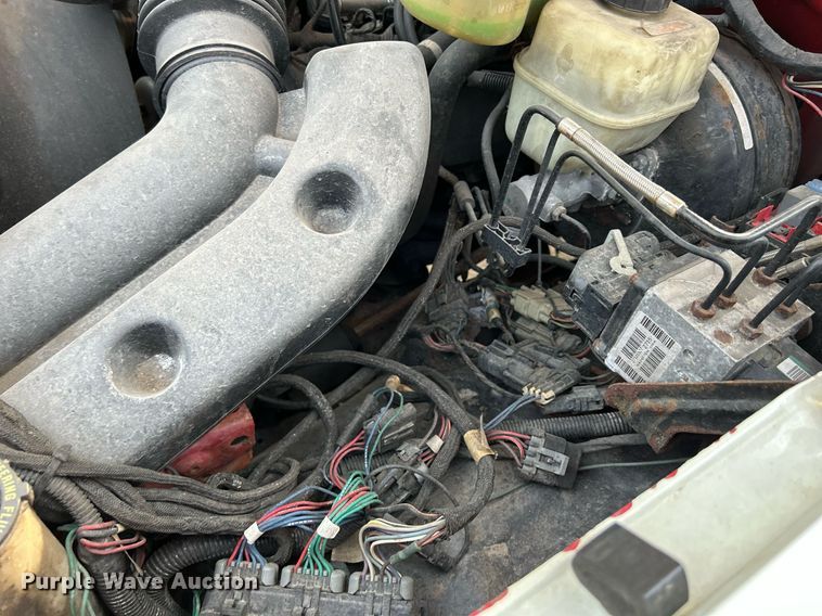 image for item DS8802 2006 Ford F350 Super Duty  flatbed pickup truck