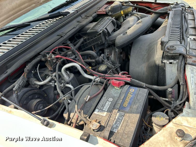 image for item DS8802 2006 Ford F350 Super Duty  flatbed pickup truck