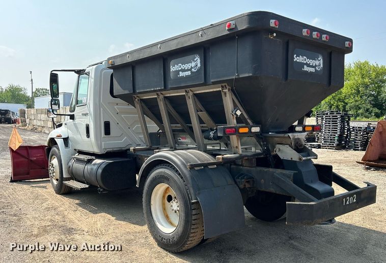 image for item DS8803 2012 International DuraStar 4300  spreader truck