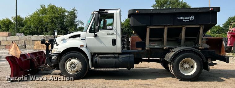 image for item DS8803 2012 International DuraStar 4300  spreader truck