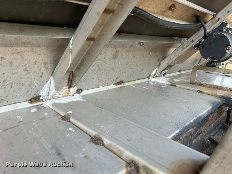 image for item DS8803 2012 International DuraStar 4300  spreader truck