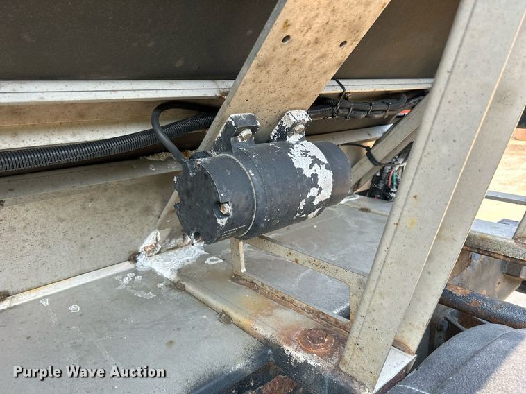 image for item DS8803 2012 International DuraStar 4300  spreader truck