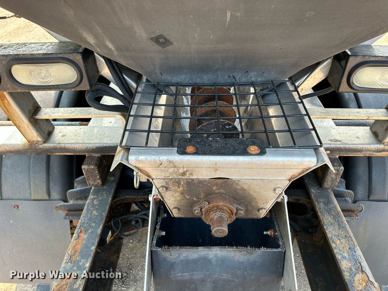 image for item DS8803 2012 International DuraStar 4300  spreader truck