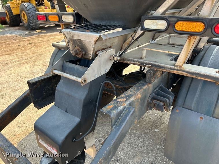 image for item DS8803 2012 International DuraStar 4300  spreader truck