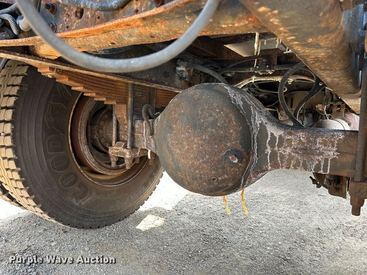 image for item DS8803 2012 International DuraStar 4300  spreader truck