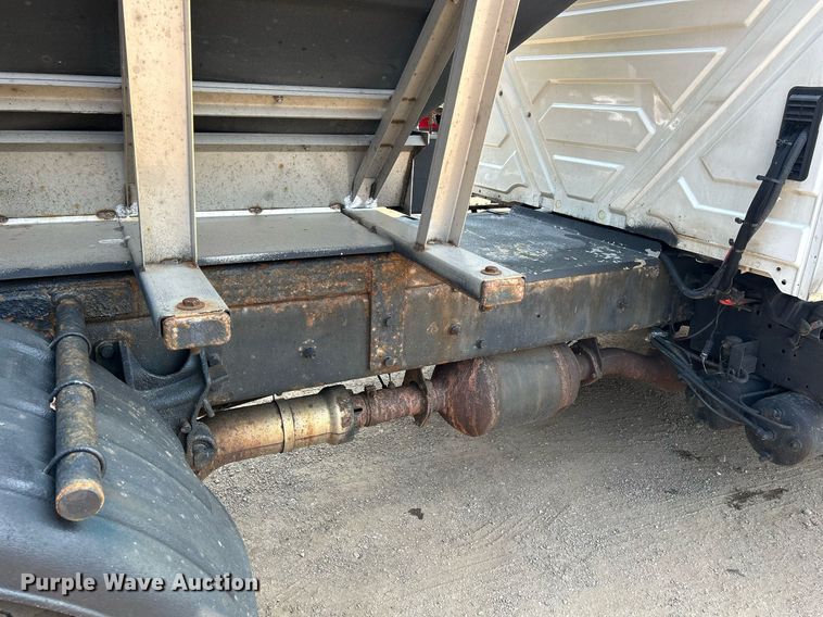 image for item DS8803 2012 International DuraStar 4300  spreader truck