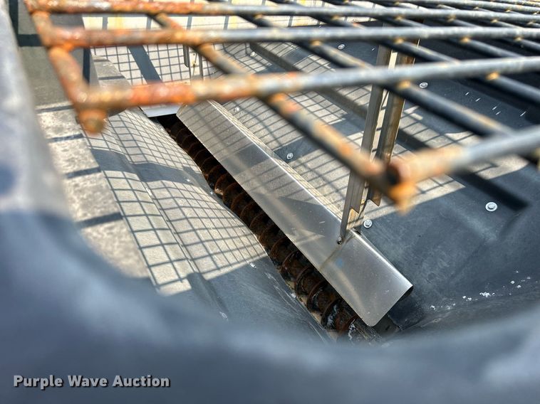 image for item DS8803 2012 International DuraStar 4300  spreader truck