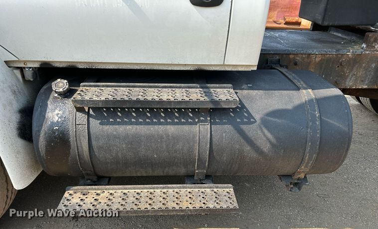 image for item DS8803 2012 International DuraStar 4300  spreader truck